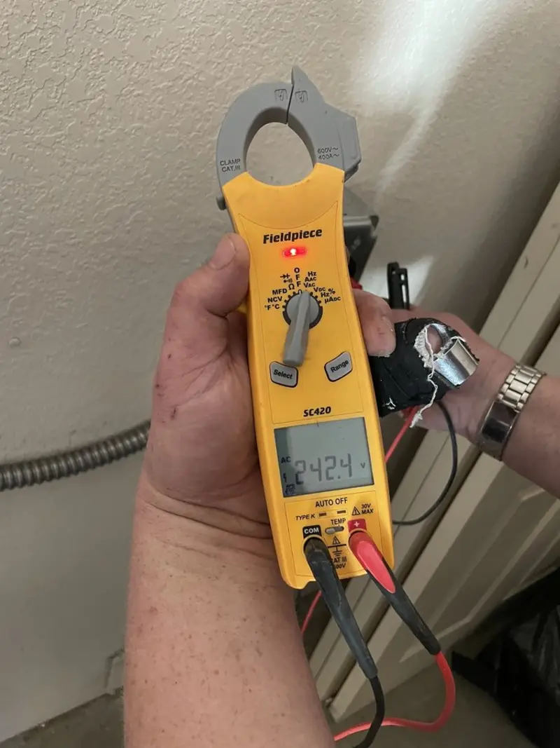 Voltage testing with clamp meter during Generator Installation in Wedgefield